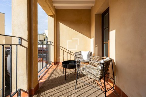 Apartamento de 3 dormitorios en venta en Barcelona, Cataluña, Spain № 4241 - foto 2