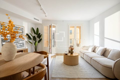 Apartamento de 3 dormitorios en venta en Barcelona, Cataluña, Spain № 4241 - foto 5