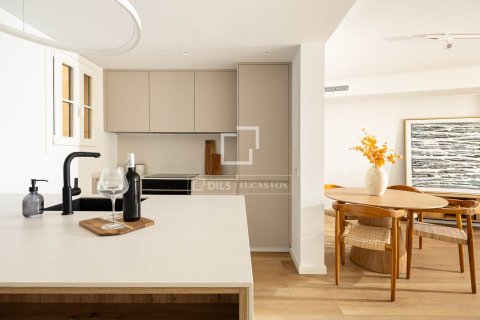 Apartamento de 3 dormitorios en venta en Barcelona, Cataluña, Spain № 4241 - foto 11