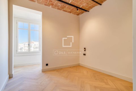 Apartamento de 3 dormitorios en venta en Barcelona, Cataluña, Spain № 4242 - foto 4