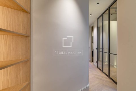 Apartamento de 3 dormitorios en venta en Barcelona, Cataluña, Spain № 4242 - foto 11