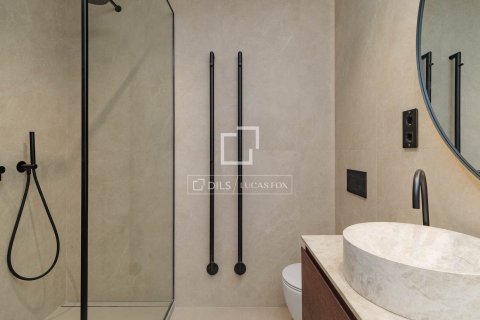 Apartamento de 3 dormitorios en venta en Barcelona, Cataluña, Spain № 4242 - foto 5