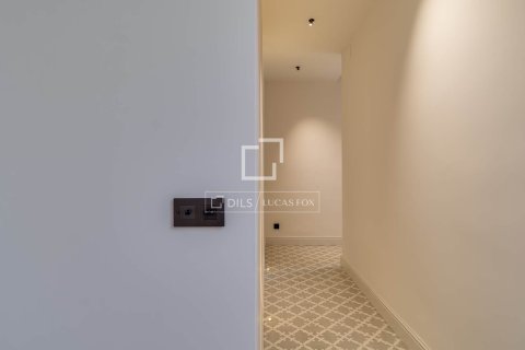 Apartamento de 3 dormitorios en venta en Barcelona, Cataluña, Spain № 4242 - foto 15