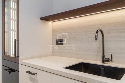 Apartamento de 3 dormitorios en venta en Barcelona, Cataluña, Spain № 4242 - foto 19