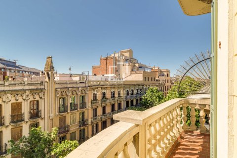 Apartamento de 3 dormitorios en venta en Barcelona, Cataluña, Spain № 4242 - foto 28