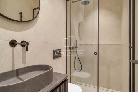 Apartamento de 3 dormitorios en venta en Barcelona, Cataluña, Spain № 4242 - foto 7