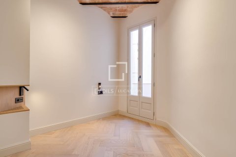 Apartamento de 3 dormitorios en venta en Barcelona, Cataluña, Spain № 4242 - foto 17