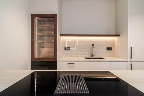 Apartamento de 3 dormitorios en venta en Barcelona, Cataluña, Spain № 4242 - foto 21