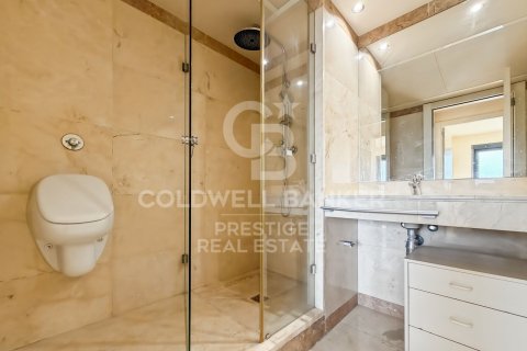 Apartamento de 4 dormitorios en venta en Barcelona, Cataluña, Spain № 7792 - foto 8