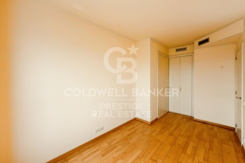 Apartamento de 4 dormitorios en venta en Barcelona, Cataluña, Spain № 7792 - foto 4