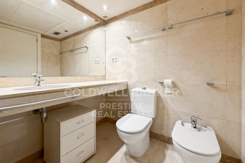 Apartamento de 4 dormitorios en venta en Barcelona, Cataluña, Spain № 7792 - foto 7
