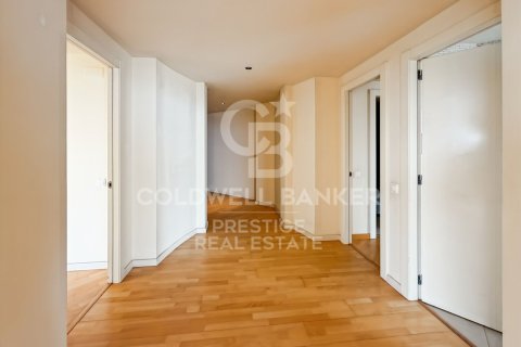 Apartamento de 4 dormitorios en venta en Barcelona, Cataluña, Spain № 7792 - foto 23