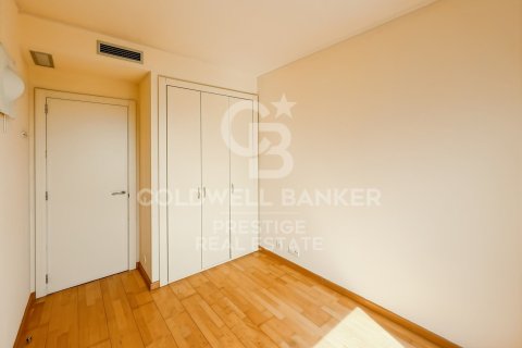 Apartamento de 4 dormitorios en venta en Barcelona, Cataluña, Spain № 7792 - foto 9
