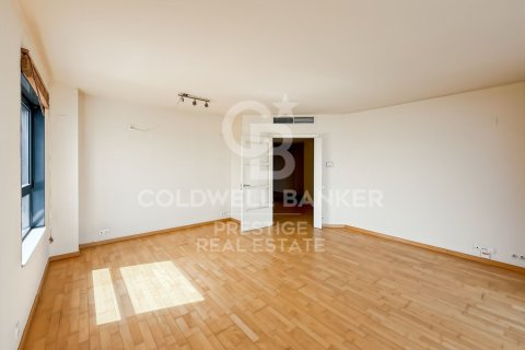 Apartamento de 4 dormitorios en venta en Barcelona, Cataluña, Spain № 7792 - foto 24