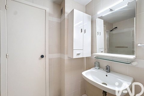 Apartamento de 3 dormitorios en venta en Barcelona, Cataluña, Spain № 4705 - foto 20