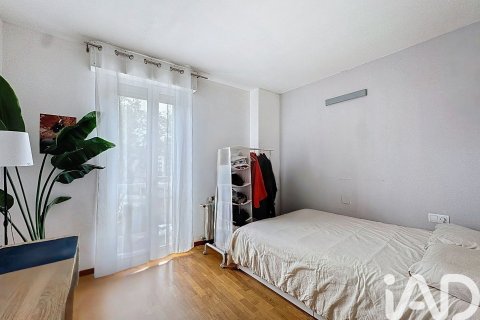 Apartamento de 3 dormitorios en venta en Barcelona, Cataluña, Spain № 4705 - foto 16