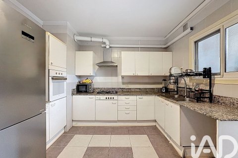 Apartamento de 3 dormitorios en venta en Barcelona, Cataluña, Spain № 4705 - foto 11