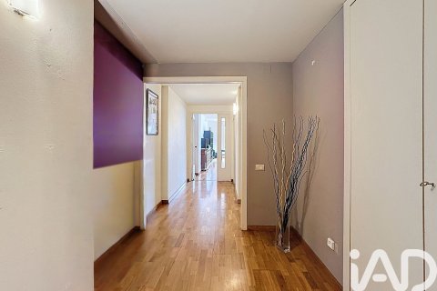 Apartamento de 3 dormitorios en venta en Barcelona, Cataluña, Spain № 4705 - foto 19