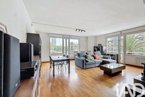 Apartamento de 3 dormitorios en venta en Barcelona, Cataluña, Spain № 4705 - foto 2