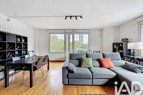 Apartamento de 3 dormitorios en venta en Barcelona, Cataluña, Spain № 4705 - foto 8