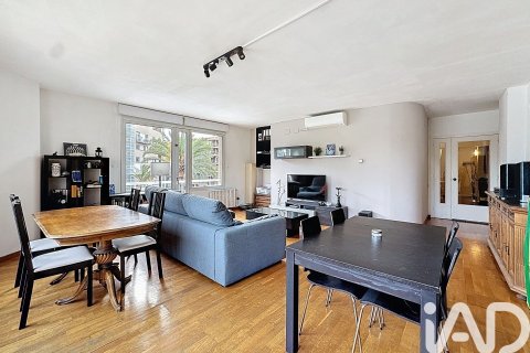 Apartamento de 3 dormitorios en venta en Barcelona, Cataluña, Spain № 4705 - foto 6