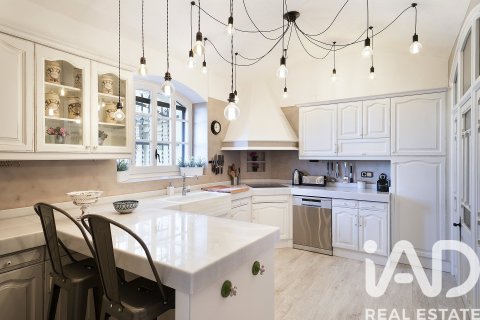 Сasa de 11 dormitorios en venta en Castellar del Vallès, Barcelona, Cataluña, Spain № 4706 - foto 10