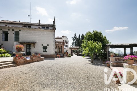 Сasa de 11 dormitorios en venta en Castellar del Vallès, Barcelona, Cataluña, Spain № 4706 - foto 22