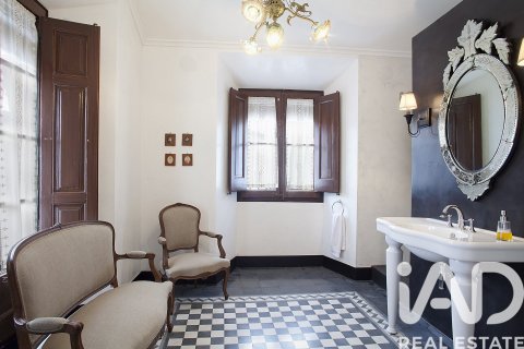 Сasa de 11 dormitorios en venta en Castellar del Vallès, Barcelona, Cataluña, Spain № 4706 - foto 14