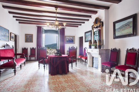 Сasa de 11 dormitorios en venta en Castellar del Vallès, Barcelona, Cataluña, Spain № 4706 - foto 9