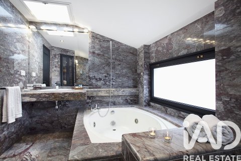 Сasa de 11 dormitorios en venta en Castellar del Vallès, Barcelona, Cataluña, Spain № 4706 - foto 16