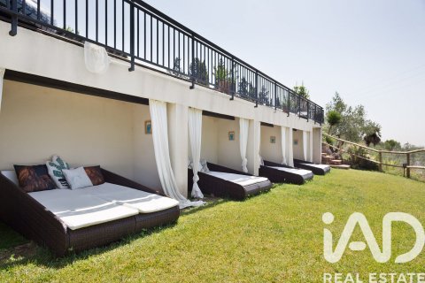 Сasa de 11 dormitorios en venta en Castellar del Vallès, Barcelona, Cataluña, Spain № 4706 - foto 24