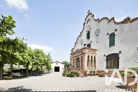 Сasa de 11 dormitorios en venta en Castellar del Vallès, Barcelona, Cataluña, Spain № 4706 - foto 21