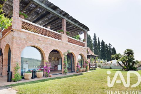 Сasa de 11 dormitorios en venta en Castellar del Vallès, Barcelona, Cataluña, Spain № 4706 - foto 20