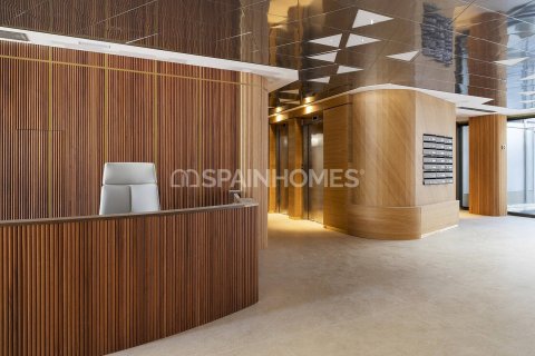Apartamento de 2 dormitorios en venta en Barcelona, Cataluña, Spain № 1774 - foto 2
