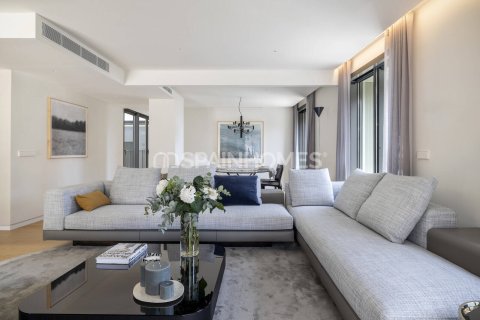 Apartamento de 2 dormitorios en venta en Barcelona, Cataluña, Spain № 1774 - foto 7