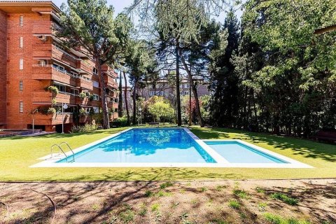 Apartamento de 2 dormitorios en venta en Barcelona, Cataluña, Spain № 1780 - foto 4