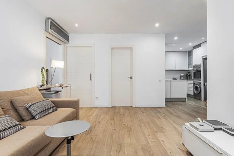 Apartamento de 2 dormitorios en venta en Barcelona, Cataluña, Spain № 1780 - foto 12