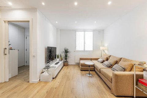 Apartamento de 2 dormitorios en venta en Barcelona, Cataluña, Spain № 1780 - foto 9