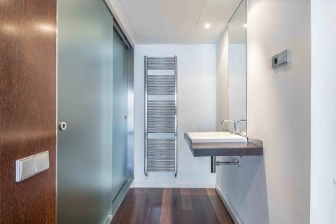Apartamento de 3 dormitorios en venta en Barcelona, Cataluña, Spain № 1778 - foto 22