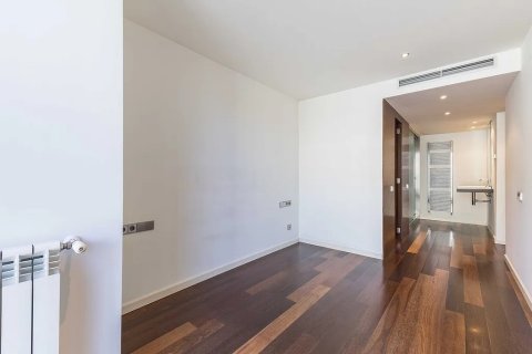 Apartamento de 3 dormitorios en venta en Barcelona, Cataluña, Spain № 1778 - foto 19