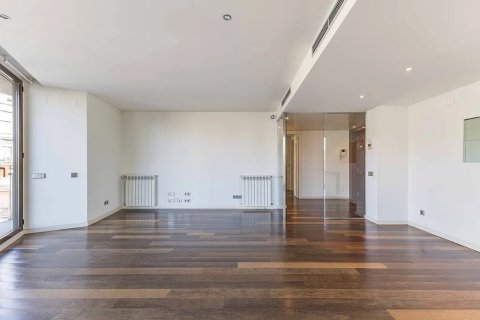 Apartamento de 3 dormitorios en venta en Barcelona, Cataluña, Spain № 1778 - foto 8