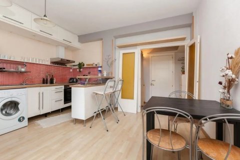 Apartamento de 4 dormitorios en venta en Barcelona, Cataluña, Spain № 1776 - foto 6