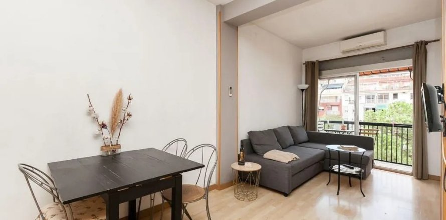 Apartamento de 4 dormitorios en venta en Barcelona, Cataluña, Spain № 1776