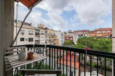 Apartamento de 4 dormitorios en venta en Barcelona, Cataluña, Spain № 1776 - foto 5