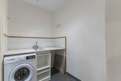 Apartamento de 4 dormitorios en venta en Barcelona, Cataluña, Spain № 1779 - foto 28