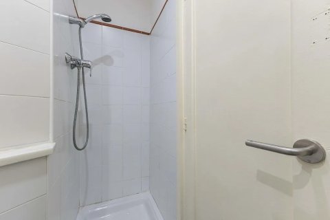 Apartamento de 4 dormitorios en venta en Barcelona, Cataluña, Spain № 1779 - foto 30