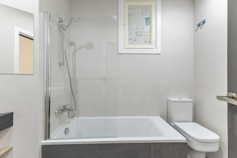 Apartamento de 4 dormitorios en venta en Barcelona, Cataluña, Spain № 1779 - foto 18