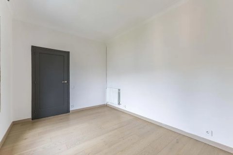 Apartamento de 4 dormitorios en venta en Barcelona, Cataluña, Spain № 1779 - foto 6