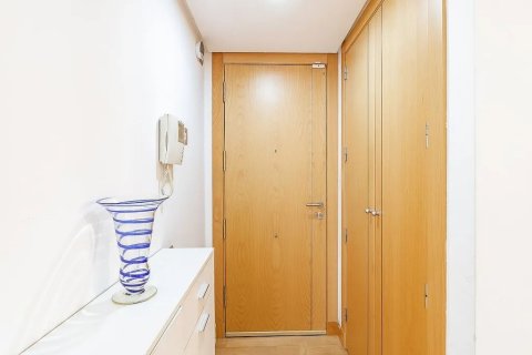 Apartamento de 2 dormitorios en venta en Sant Cugat del Vallès, Barcelona, Cataluña, Spain № 1777 - foto 15