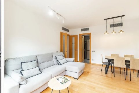 Apartamento de 2 dormitorios en venta en Sant Cugat del Vallès, Barcelona, Cataluña, Spain № 1777 - foto 3